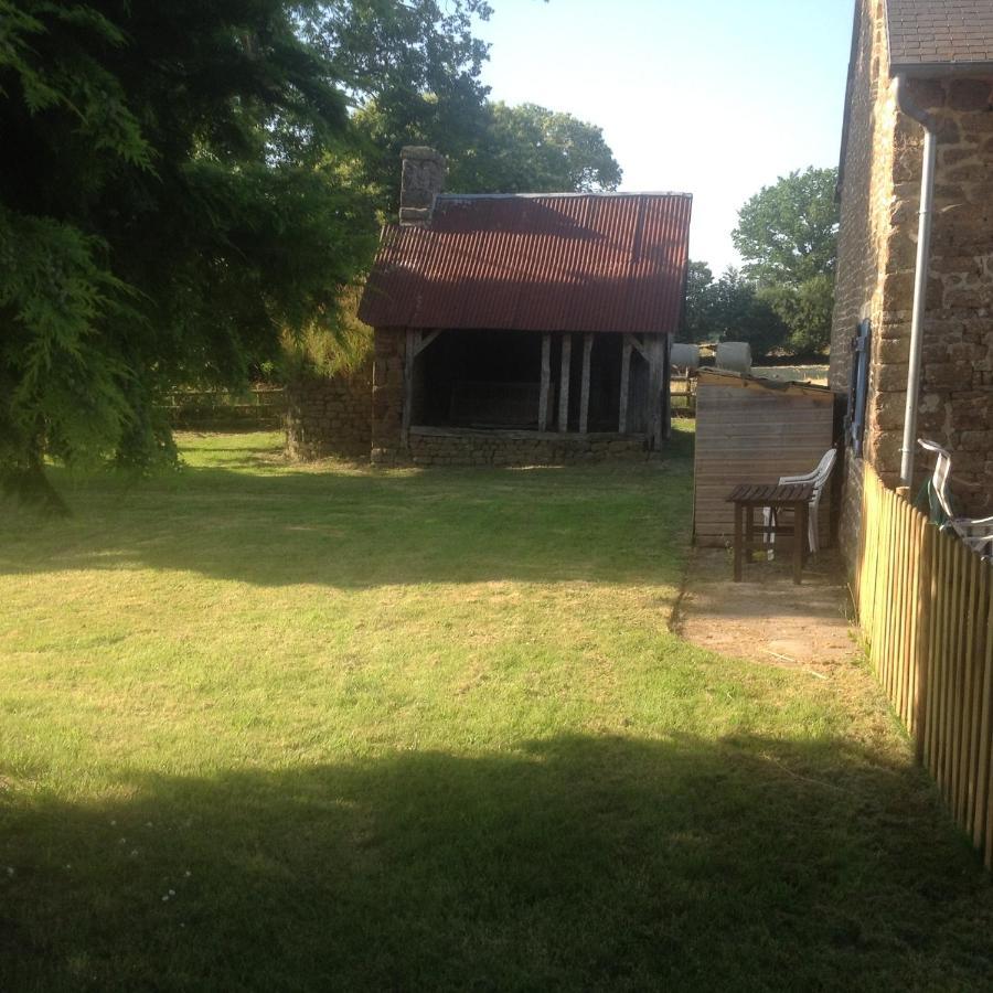Buais-les-Monts La Ville - Les Petits Champs Bed & Breakfast エクステリア 写真