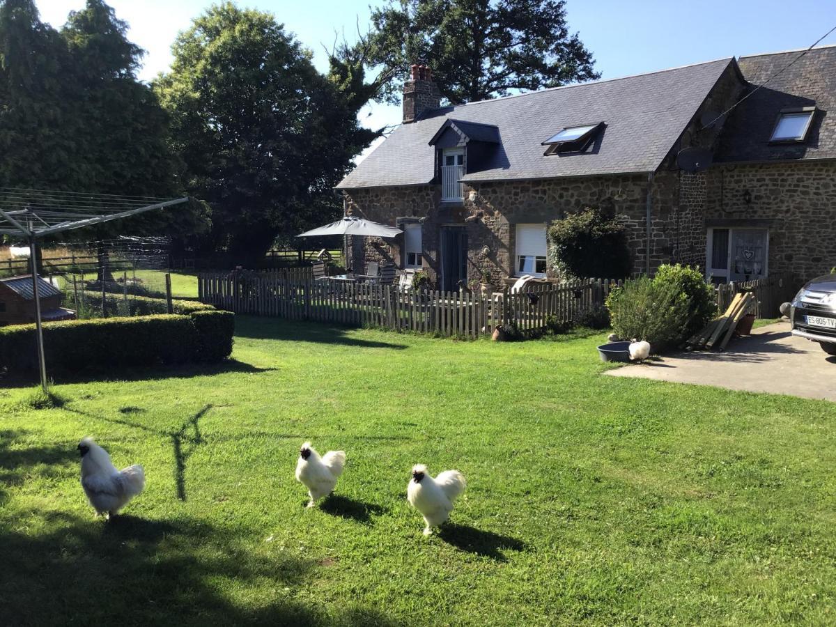 Buais-les-Monts La Ville - Les Petits Champs Bed & Breakfast エクステリア 写真