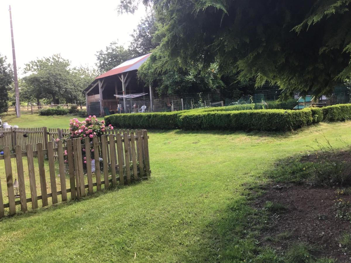Buais-les-Monts La Ville - Les Petits Champs Bed & Breakfast エクステリア 写真