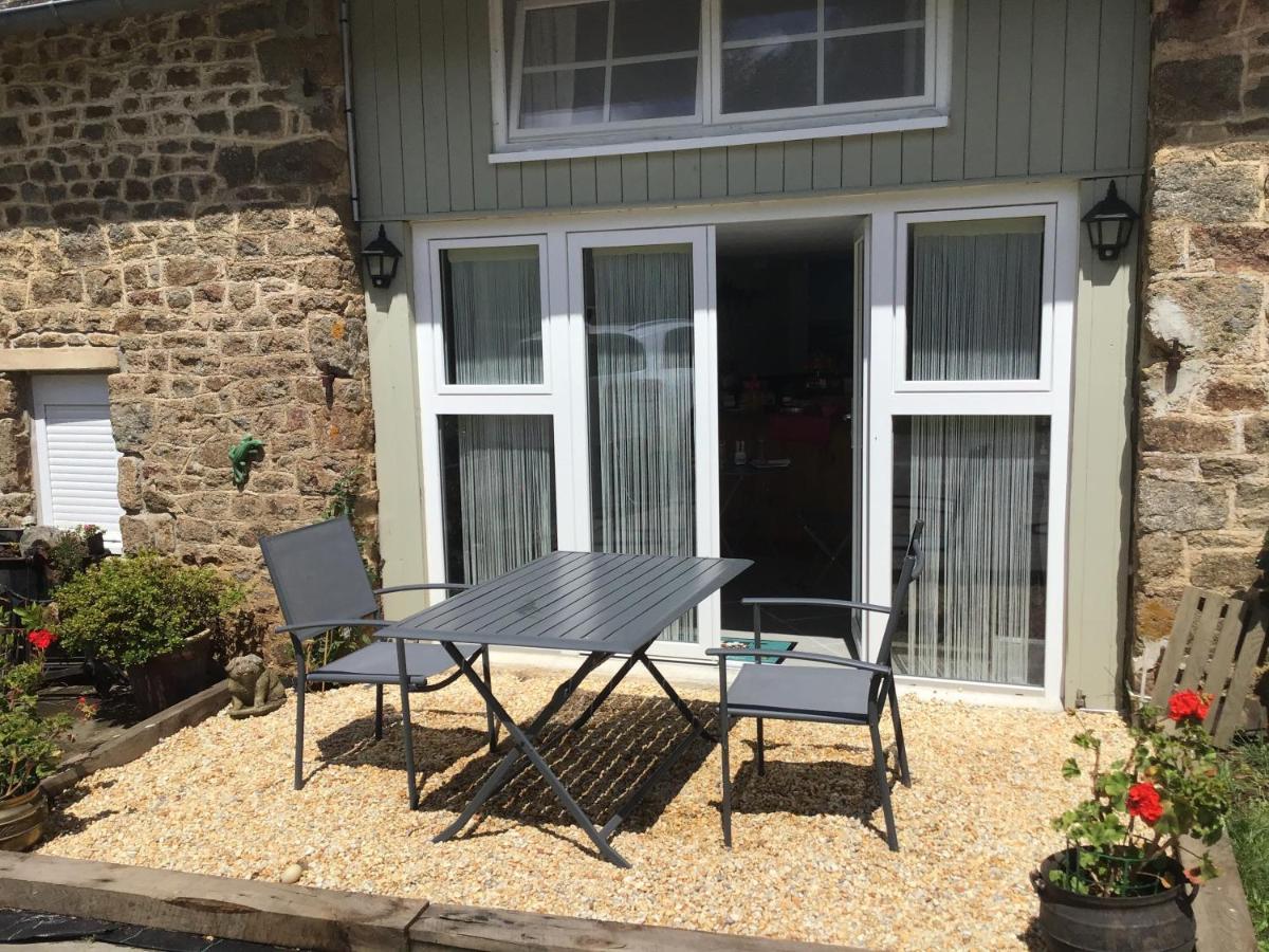 Buais-les-Monts La Ville - Les Petits Champs Bed & Breakfast エクステリア 写真