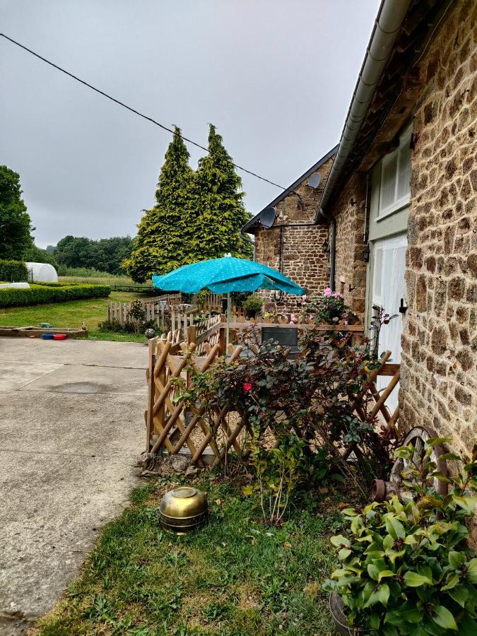 Buais-les-Monts La Ville - Les Petits Champs Bed & Breakfast エクステリア 写真