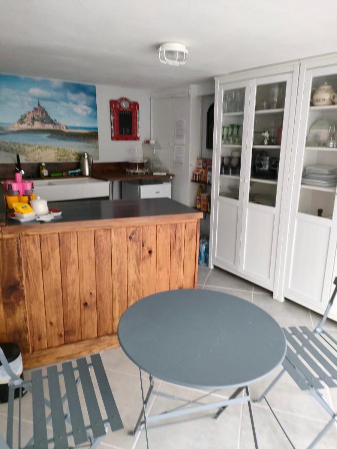 Buais-les-Monts La Ville - Les Petits Champs Bed & Breakfast エクステリア 写真