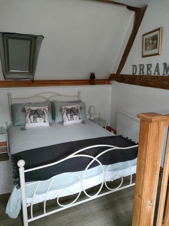 Buais-les-Monts La Ville - Les Petits Champs Bed & Breakfast エクステリア 写真